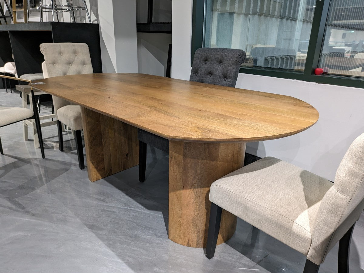 Jerry Dining Table