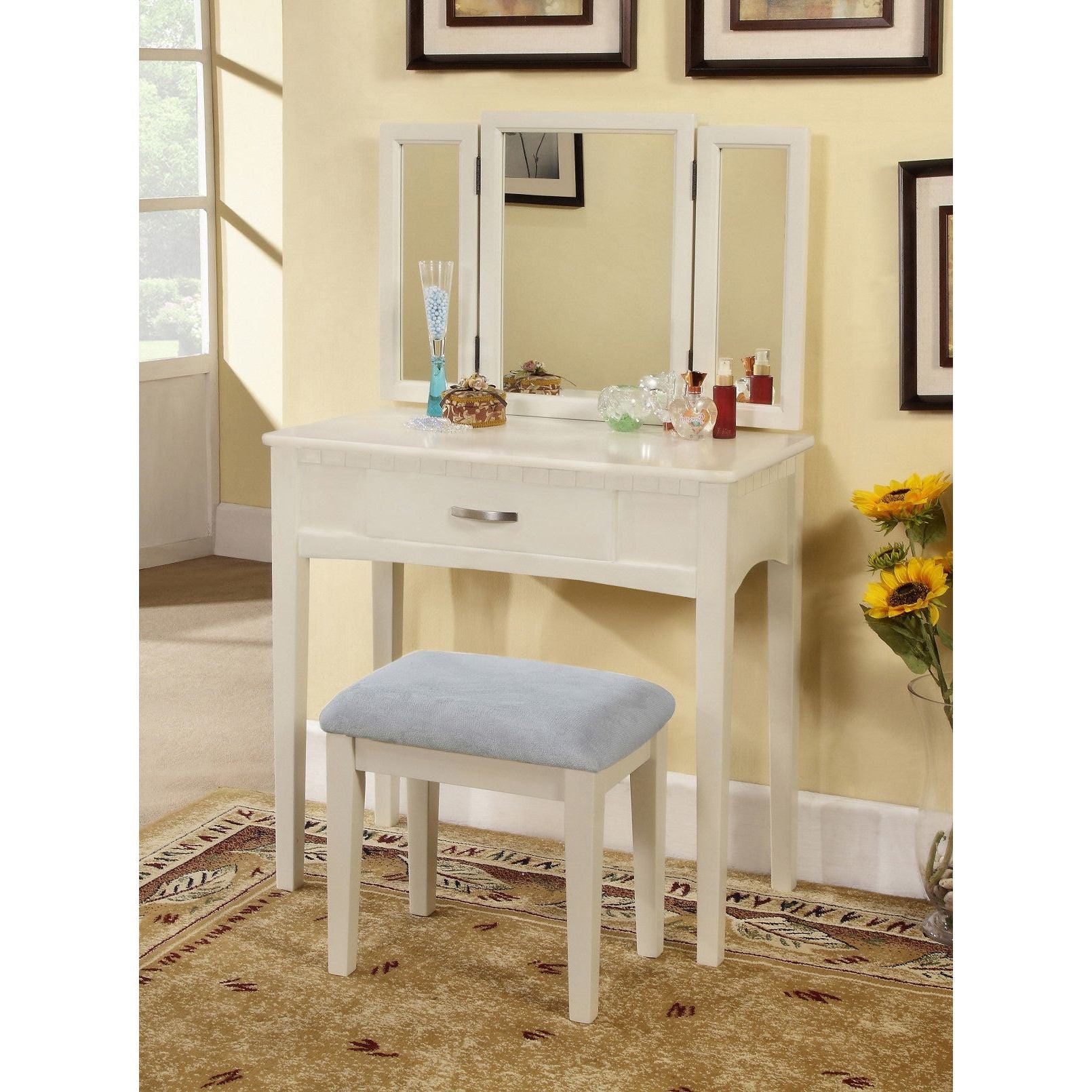 Leela Vanity Set
