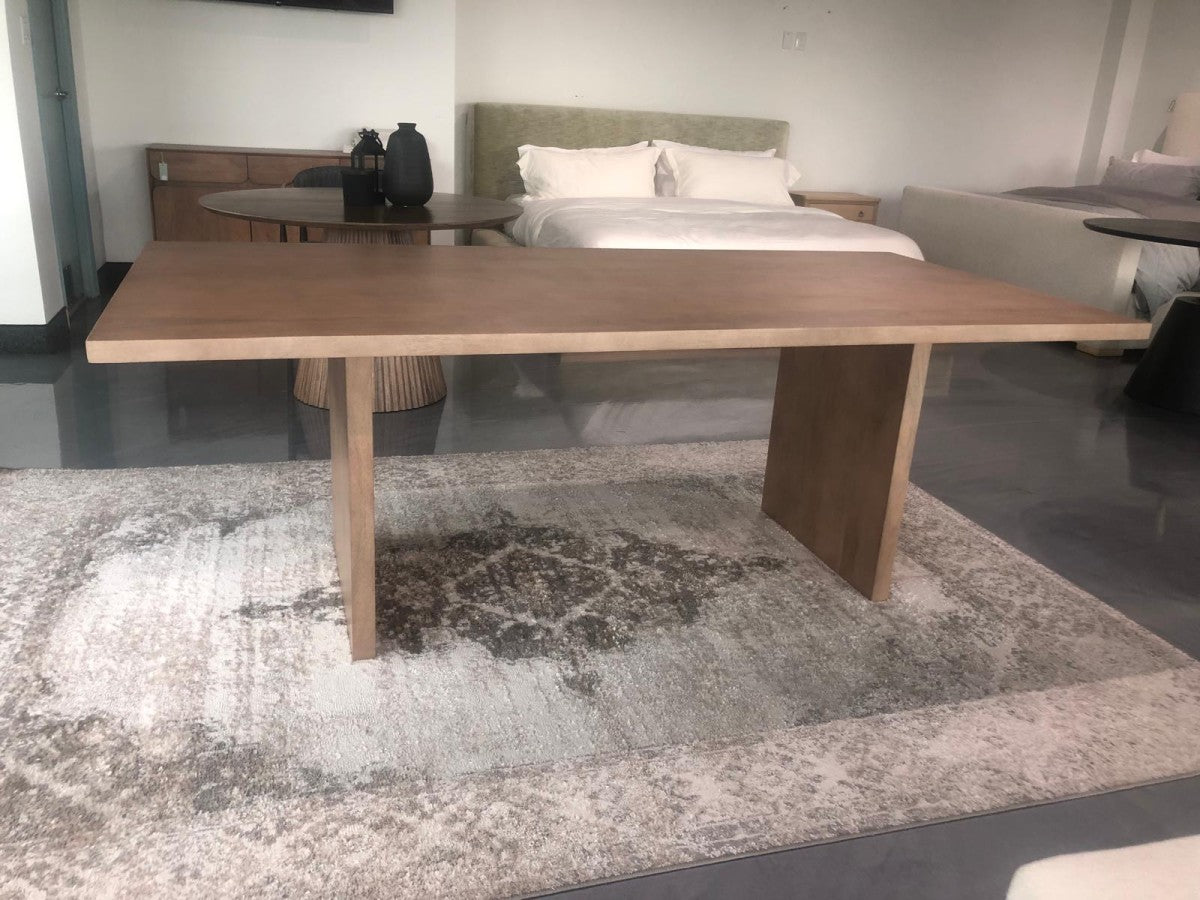Elsa Dining Table