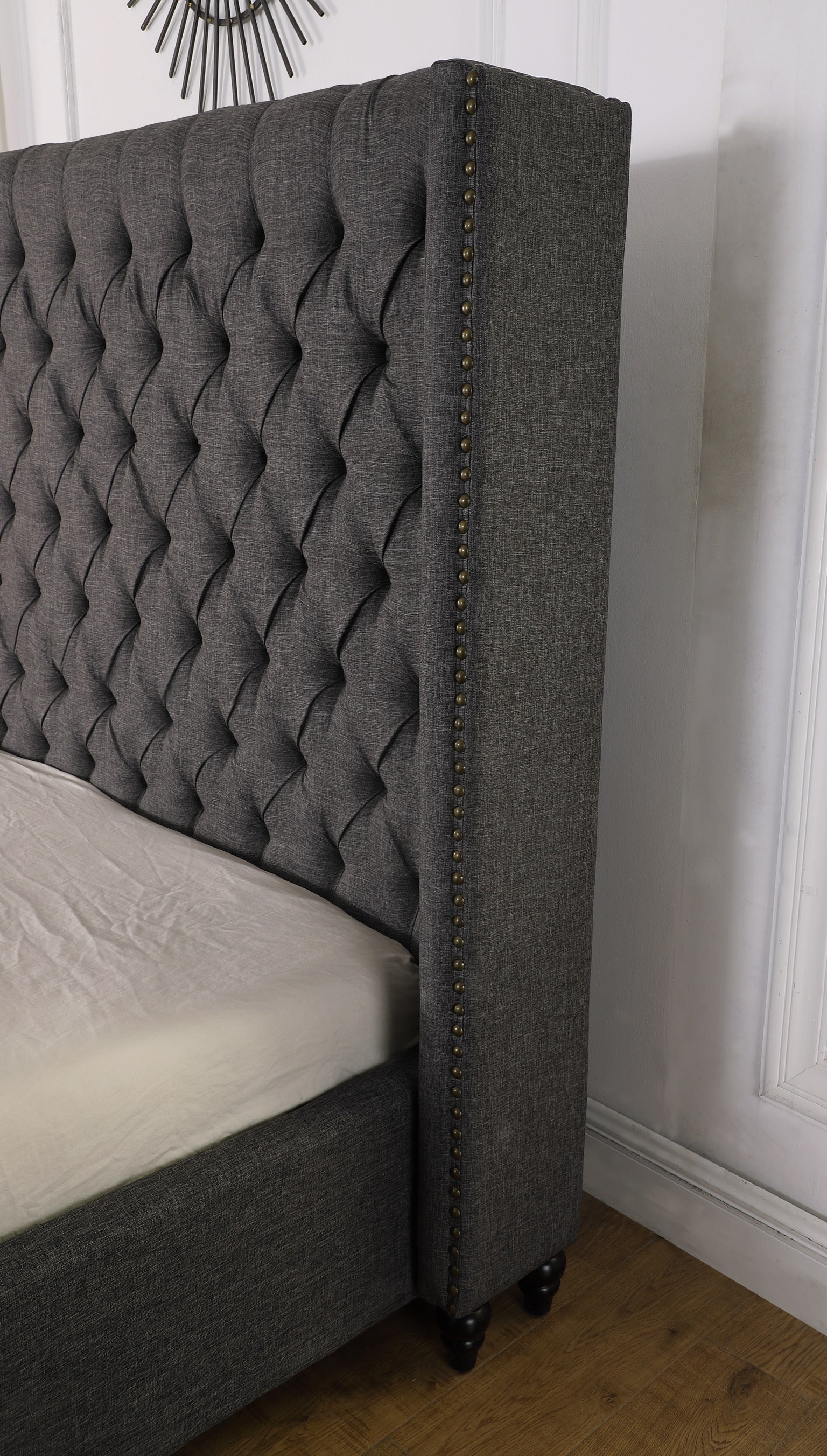 LaMelo Platform Bed - Queen